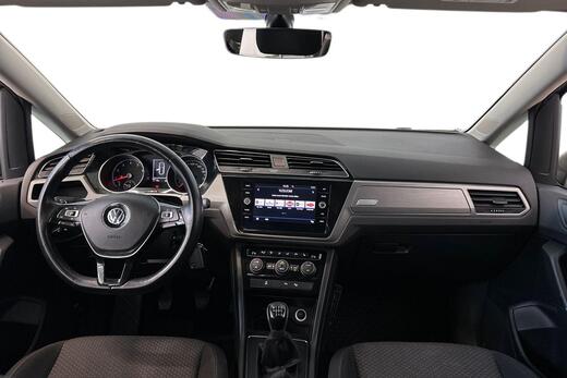 Volkswagen Touran vaihtoauto