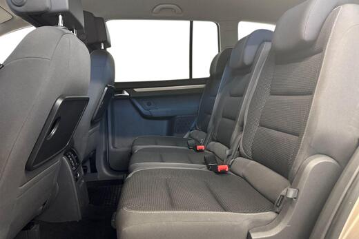 Volkswagen Touran vaihtoauto