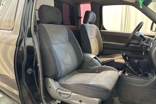 Nissan Pickup vaihtoauto