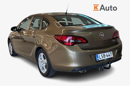 Opel Astra vaihtoauto