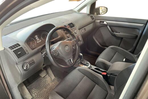 Volkswagen Touran vaihtoauto