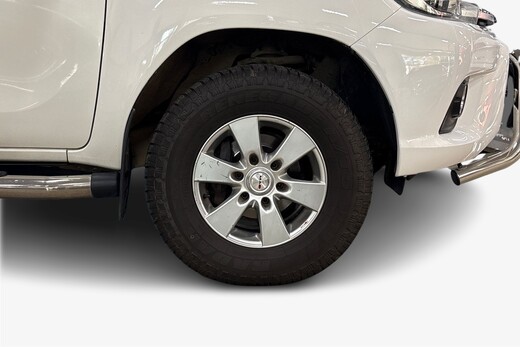 Toyota Hilux vaihtoauto