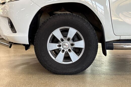 Toyota Hilux vaihtoauto