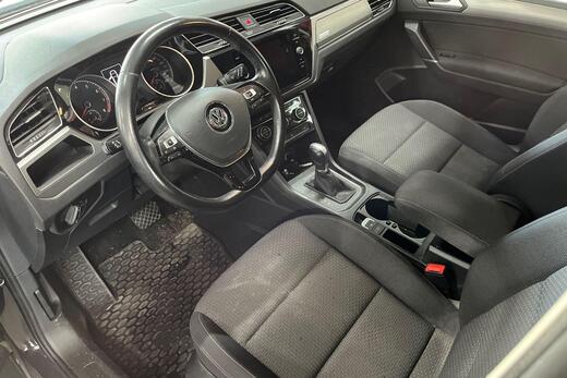 Volkswagen Touran vaihtoauto