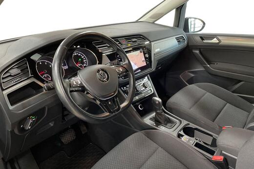 Volkswagen Touran vaihtoauto