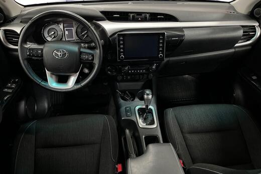 Toyota Hilux vaihtoauto