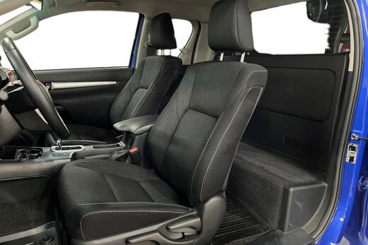 Toyota Hilux vaihtoauto