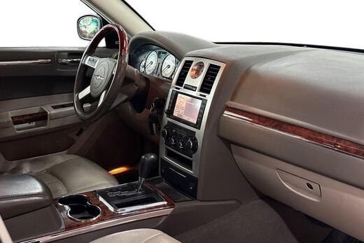 Chrysler 300C vaihtoauto