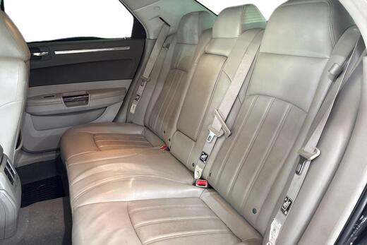 Chrysler 300C vaihtoauto