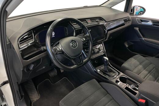 Volkswagen Touran vaihtoauto