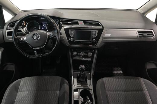 Volkswagen Touran vaihtoauto