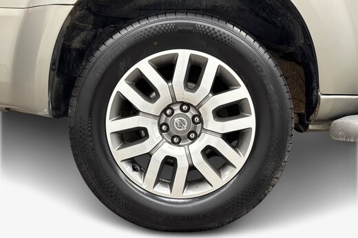 Nissan Pathfinder vaihtoauto