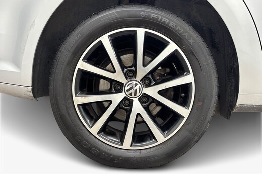 Volkswagen Touran vaihtoauto