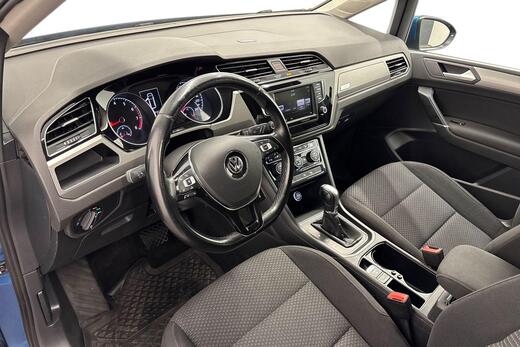 Volkswagen Touran vaihtoauto