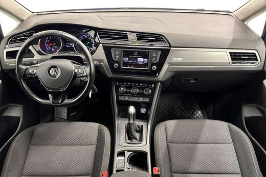 Volkswagen Touran vaihtoauto