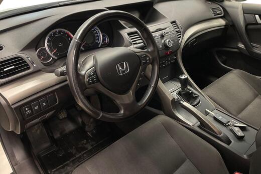 Honda Accord vaihtoauto