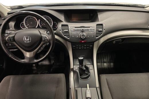 Honda Accord vaihtoauto