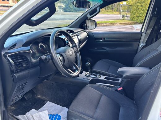Toyota Hilux vaihtoauto