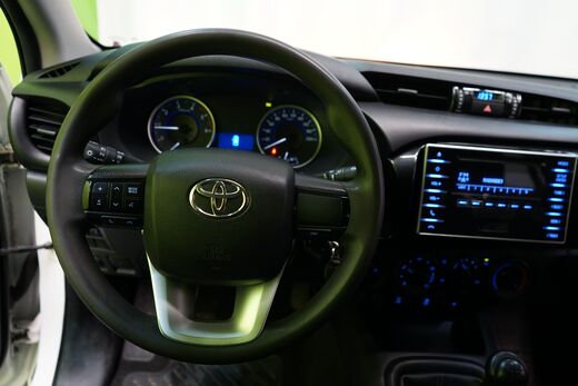 Toyota Hilux vaihtoauto