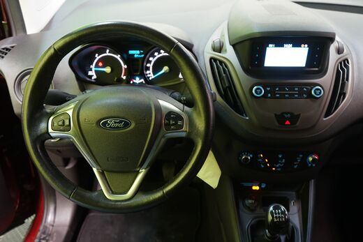 Ford Tourneo Courier vaihtoauto