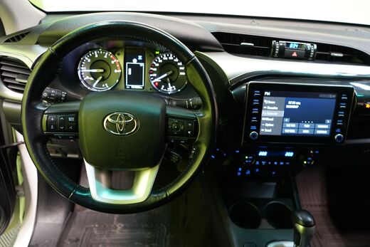 Toyota Hilux vaihtoauto