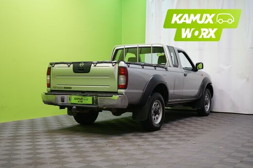 Nissan NP300 vaihtoauto