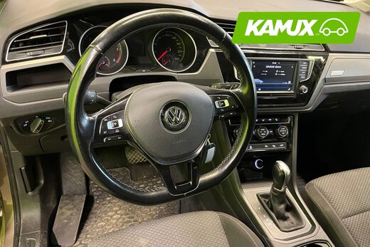 Volkswagen Touran vaihtoauto