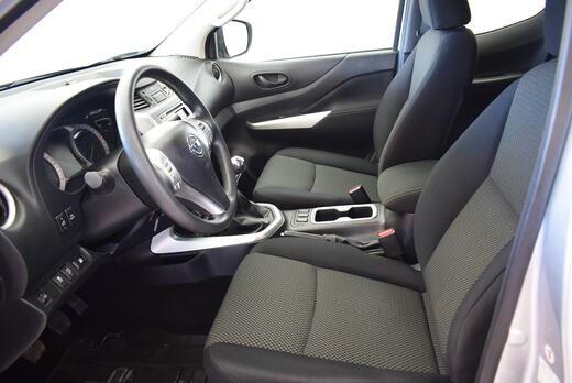 Nissan Navara vaihtoauto
