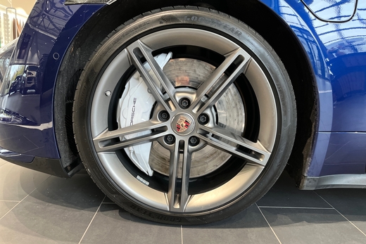 Porsche Taycan vaihtoauto