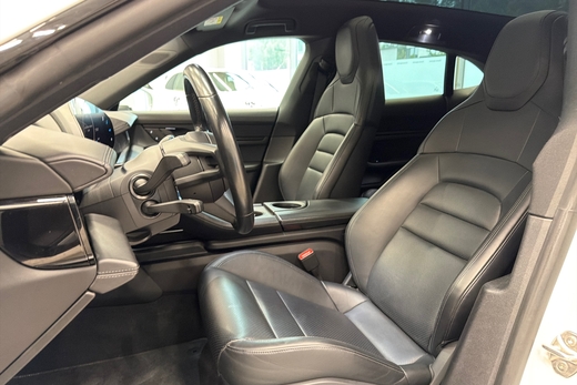 Porsche Taycan vaihtoauto