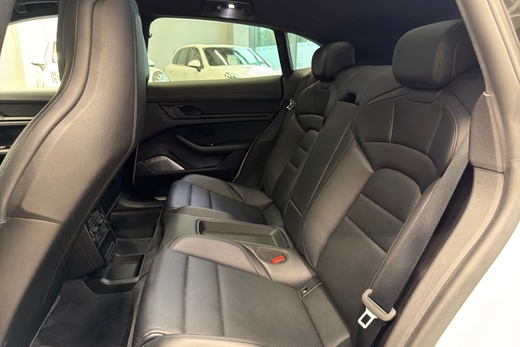 Porsche Taycan vaihtoauto