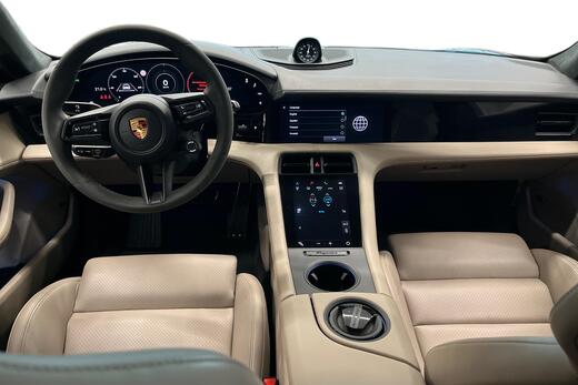 Porsche Taycan vaihtoauto