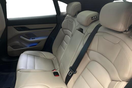 Porsche Taycan vaihtoauto