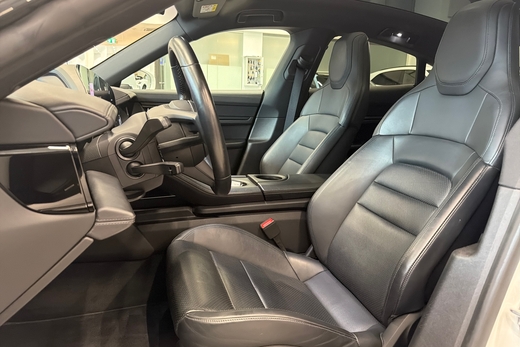 Porsche Taycan vaihtoauto