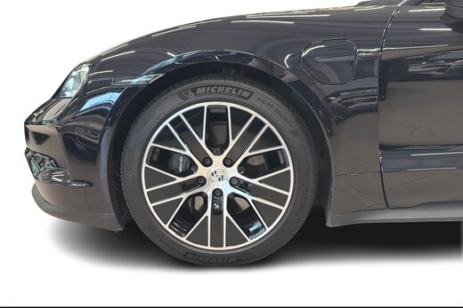 Porsche Taycan vaihtoauto