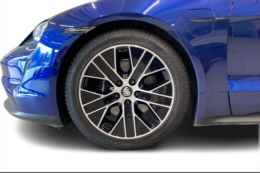 Porsche Taycan vaihtoauto