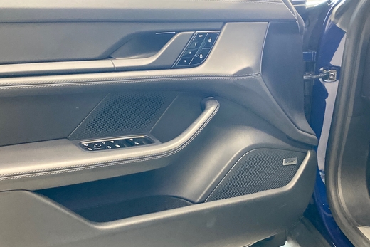 Porsche Taycan vaihtoauto