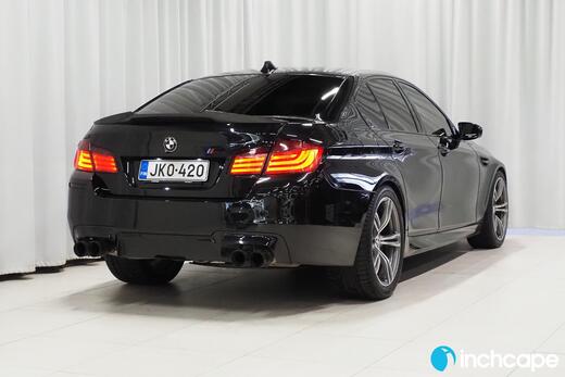 BMW M5 vaihtoauto