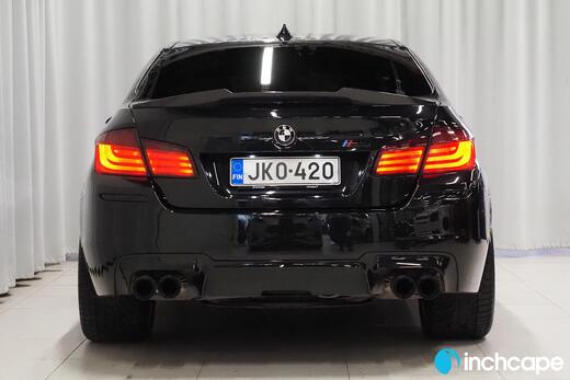 BMW M5 vaihtoauto