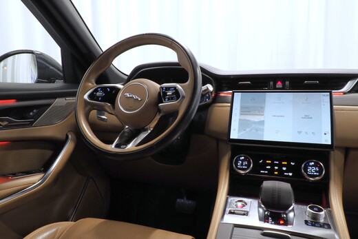 Jaguar F-PACE vaihtoauto