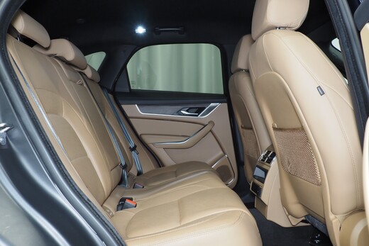 Jaguar F-PACE vaihtoauto
