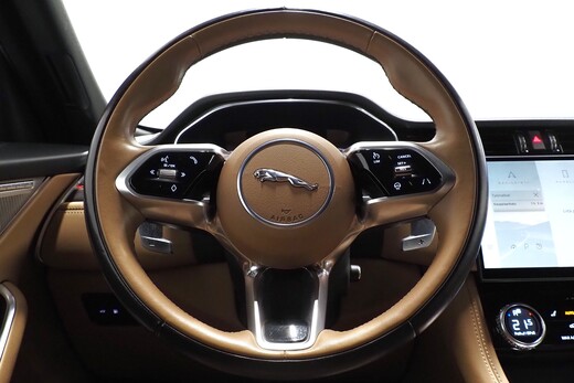 Jaguar F-PACE vaihtoauto