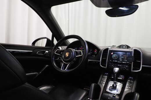 Porsche Cayenne vaihtoauto