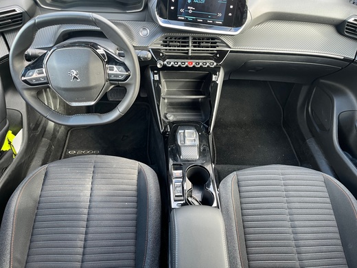 Peugeot e-2008 vaihtoauto