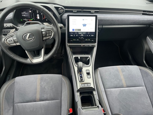 Lexus LBX vaihtoauto