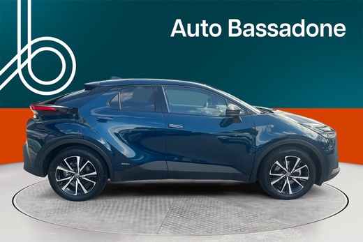 Toyota C-HR vaihtoauto