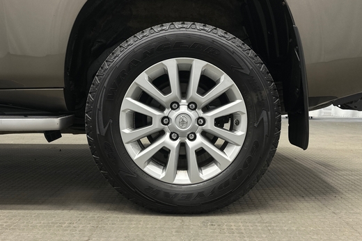Toyota Land Cruiser vaihtoauto