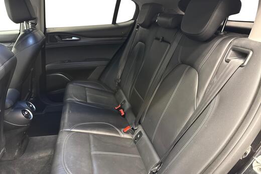 Alfa Romeo Stelvio vaihtoauto