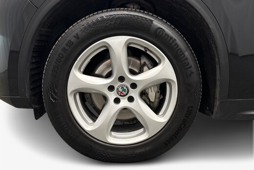 Alfa Romeo Stelvio vaihtoauto