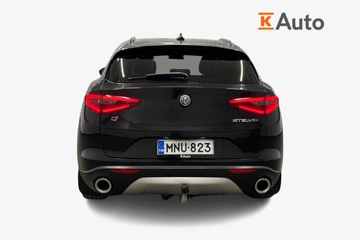 Alfa Romeo Stelvio vaihtoauto